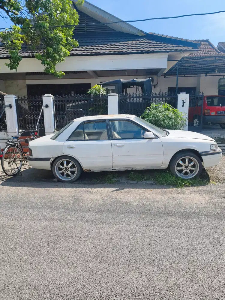 Mazda Interplay 1990 Bensin