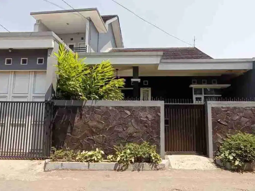 Rumah Modern di Kembar Sayap BKR Bandung