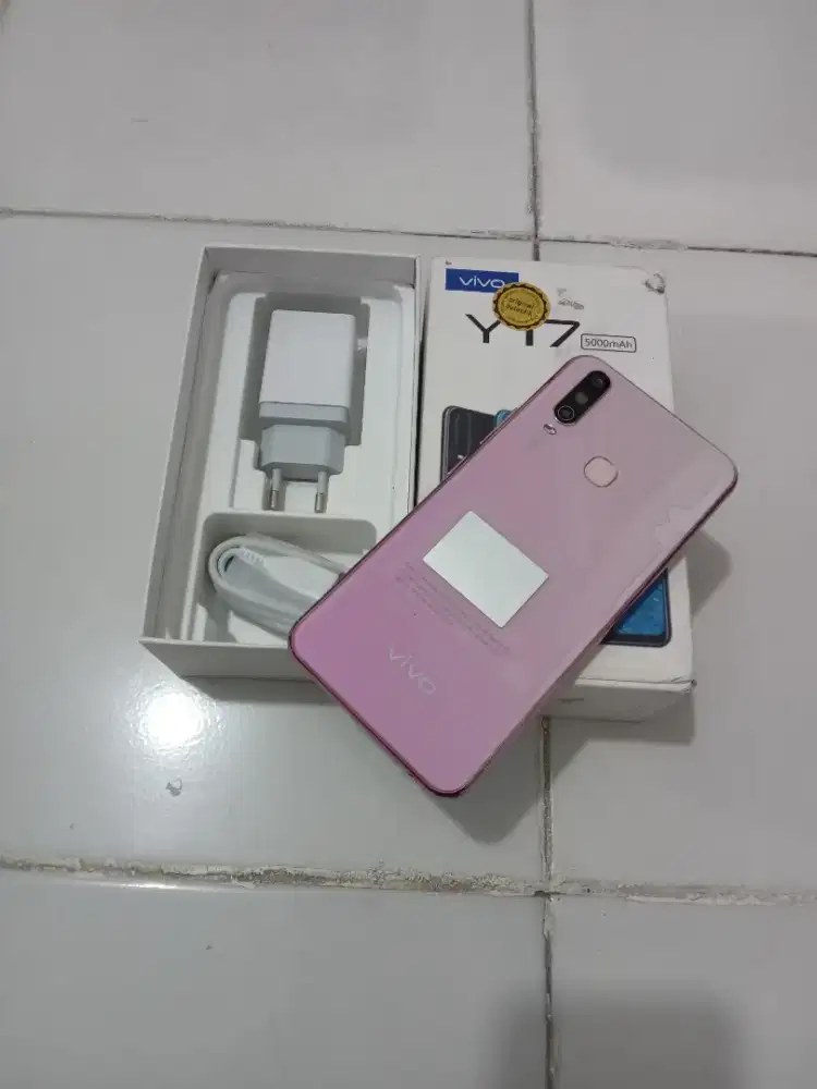 VIVO Y17 Ram 8GB fulset (*warna pink*)