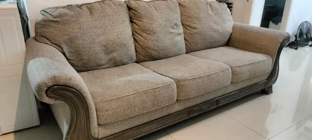 Ashley Informa Vietnam Sofa Besar Empuk