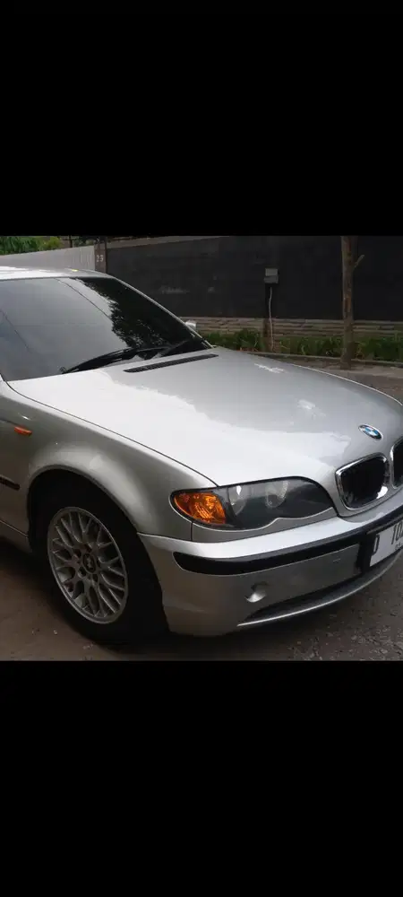 DIJUAL : BMW 318i (D) THN 2003 (MULUS LUAR DALAM)