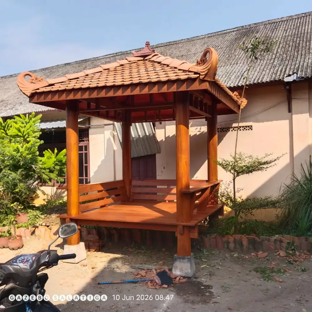 Gazebo kayu kelapa