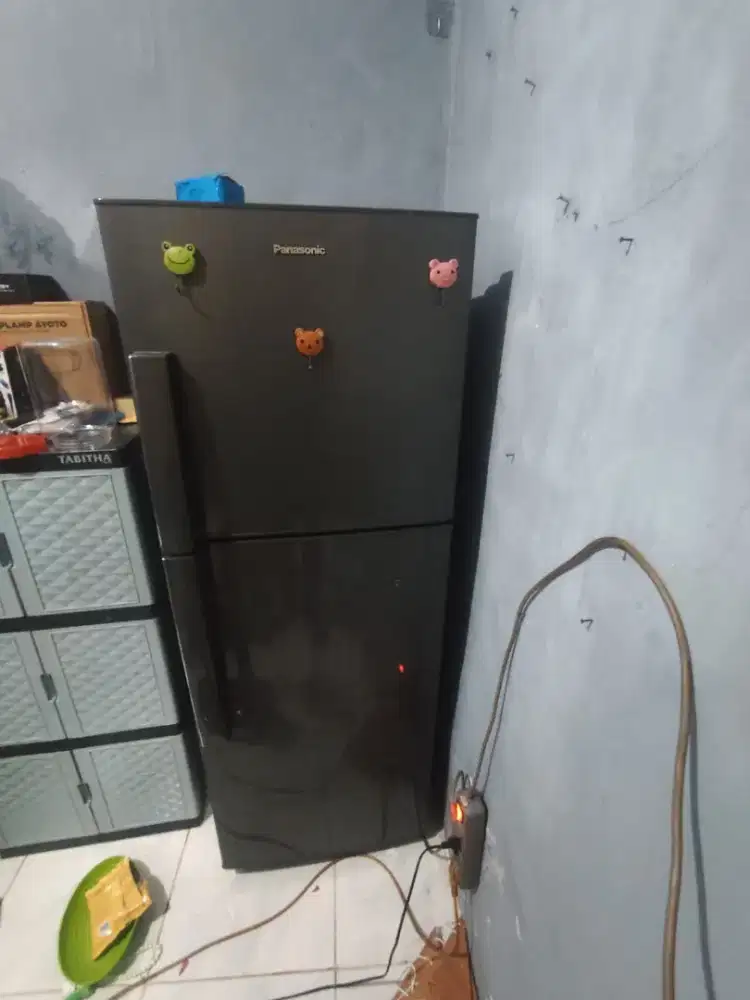 Kulkas panasonic 2 pintu