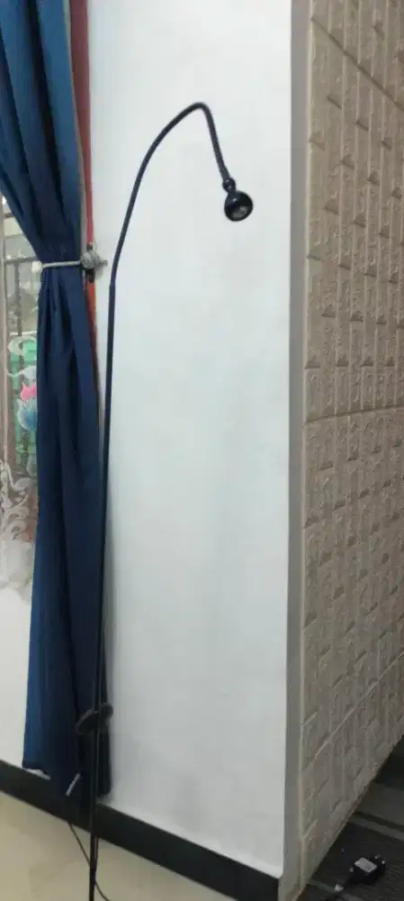 Ikea Lampu lantai