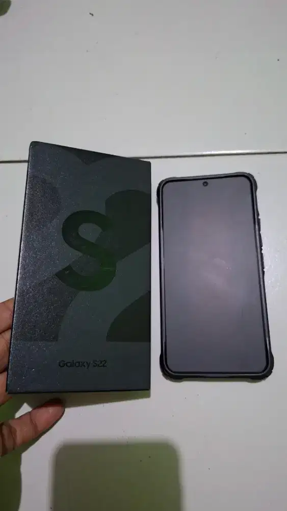 Samsung S22 8/128 like new