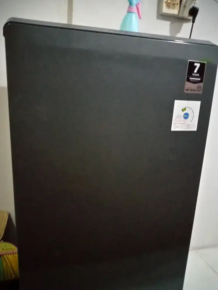 Dijual Kulkas AQUA AQR-D205 1 Pintu – Kondisi Seperti Baru