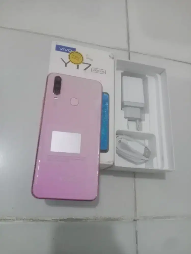 VIVO Y17 Ram 8GB fulset (warna pink)