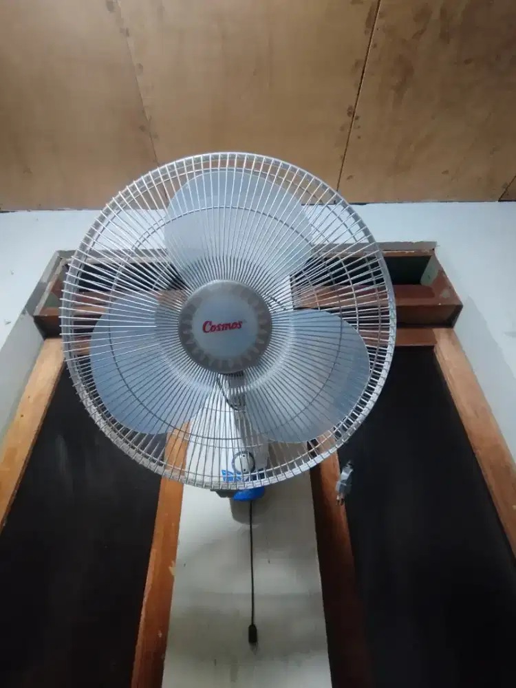 Jual kipas angin dinding bekas bergaransi