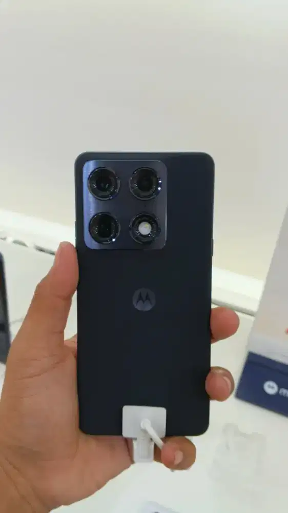 Motorola Signature Siap antar bisa cicil Snapdragon 8 gen 5