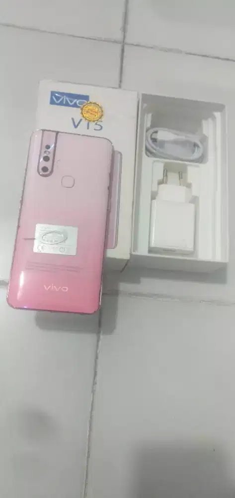 VIVO V15 Ram 8GB fulset (warna pink)