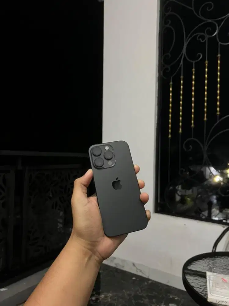 Iphone 16 pro 128gb resmi ibox garansi on agustus 2026 bh 99% cc 298