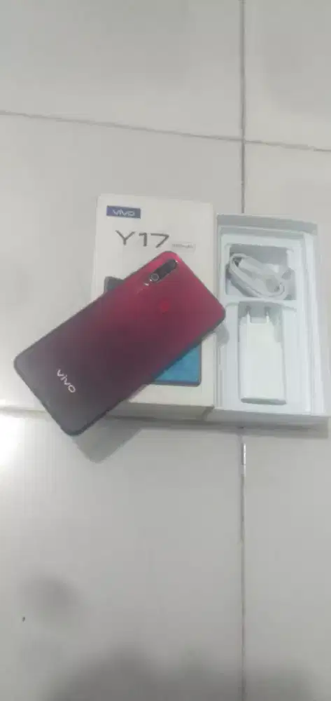 VIVO Y17 Ram 8GB fulset / warna merah