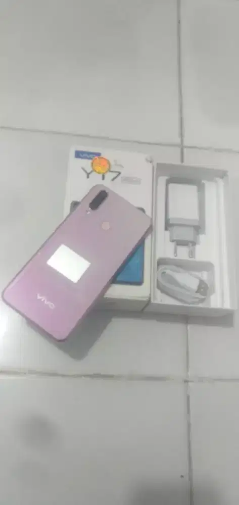 VIVO Y17 Ram 8GB warna pink
