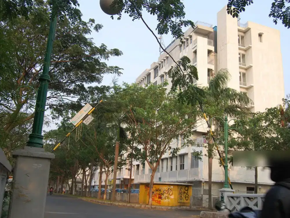 Full renovasi.. rumah dijual di Taman Semanan Indah