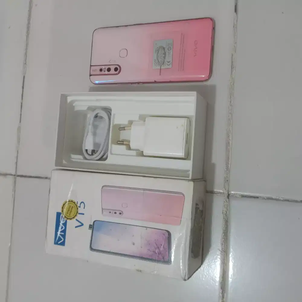 VIVO V15 Ram 8GB fulset / warna pink