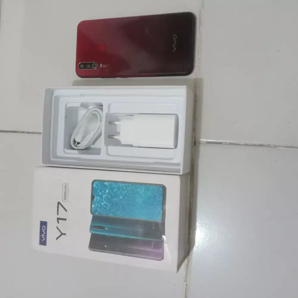 VIVO Y17 Ram 8GB fulset / warna merah