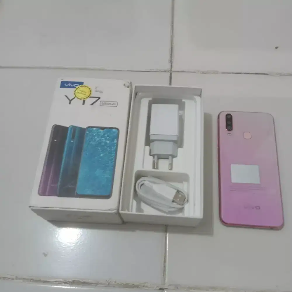 VIVO Y17 Ram 8GB fulset (warna pink)