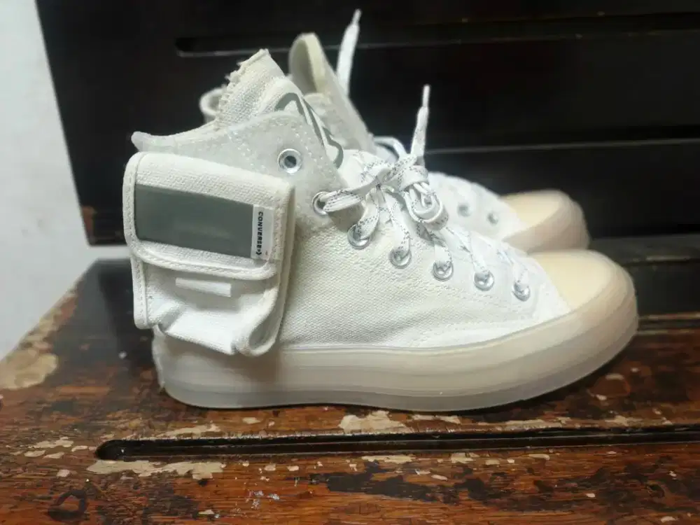 Sepatu Convers Kolev