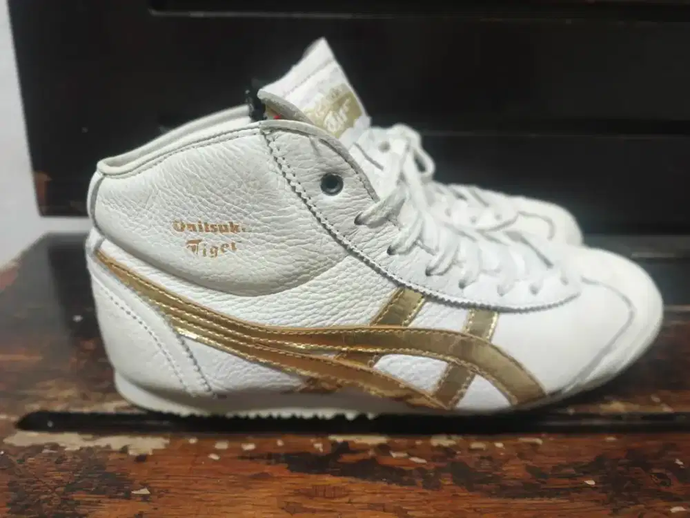Sepatu Onitsuka Tokyo