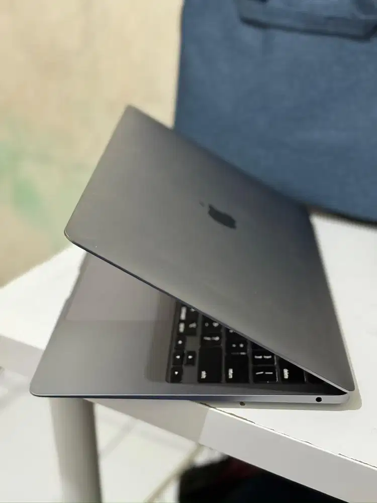 Macbook Air M1 256 SSD ( Grey )