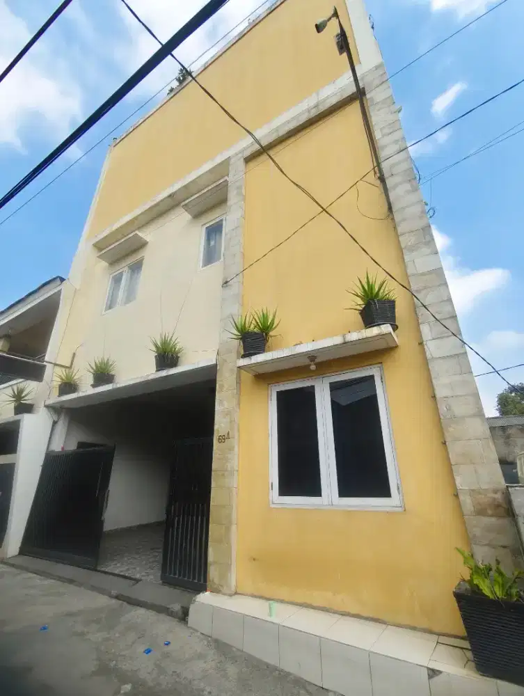 Dijual Rumah/Kantor 4 Lantai Lt100 Lb396 Lokasi Bekasi Jatibening