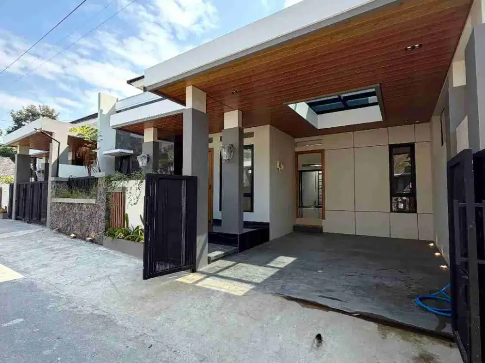 Rumah Baru Tropis Modern Di jl Kaliurang Km 13 Dekat Kampus UII & PPPG