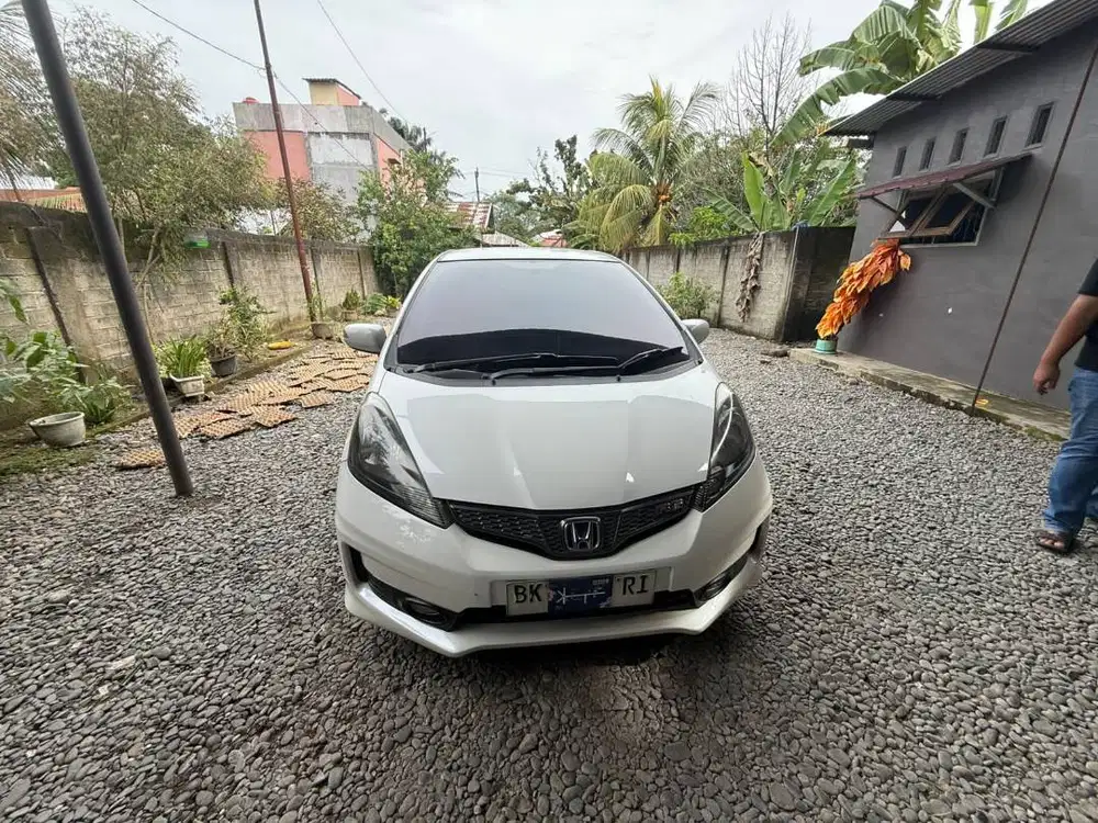Jual jazz 2013 milik pribadi, dijual krna mau pindah kota