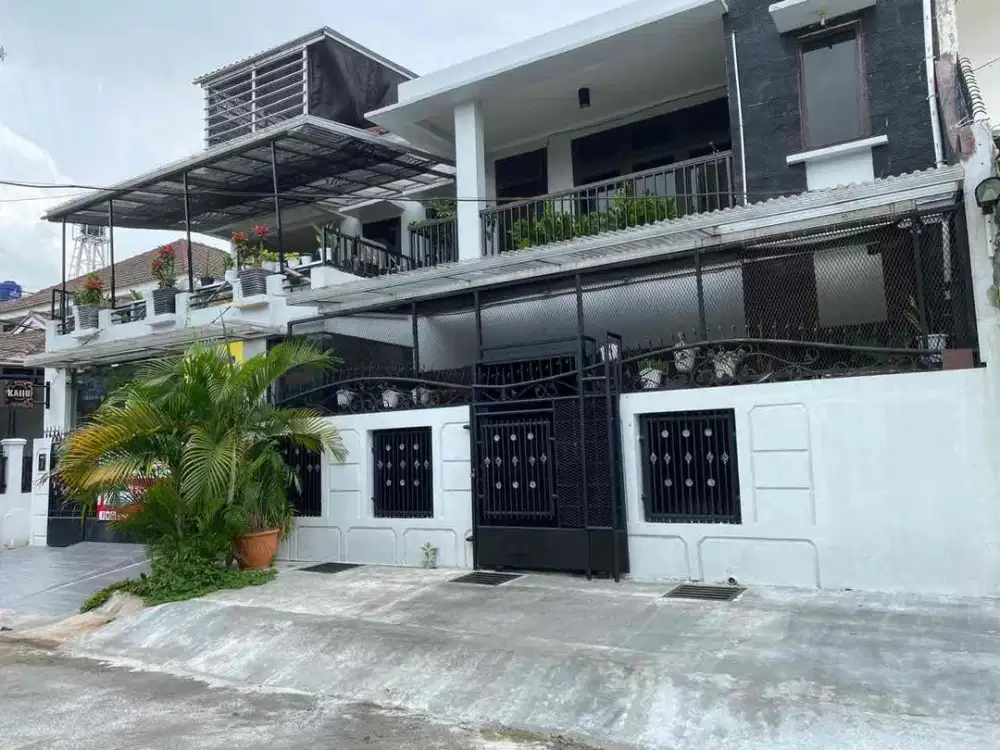 dijual rumah 2 1/2 lantai di kayu putih jaktim
