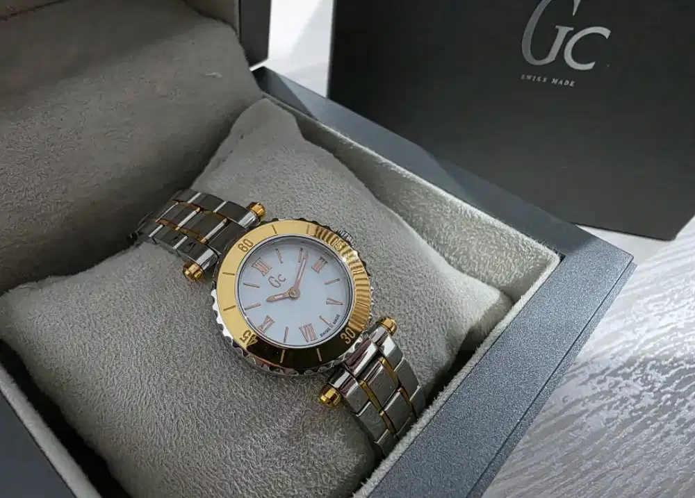 Jam tangan arloji wanita Guess Collection GC X70027L1S ori fullset