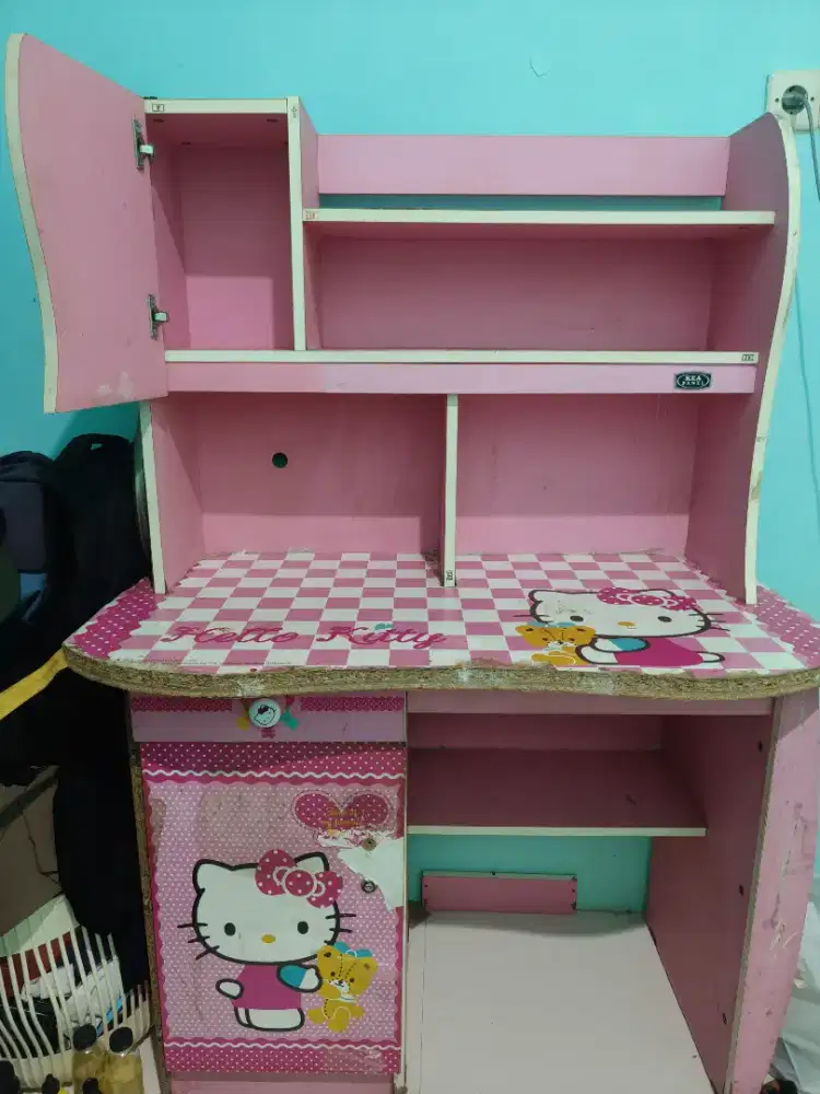 Meja belajar anak hello Kitty