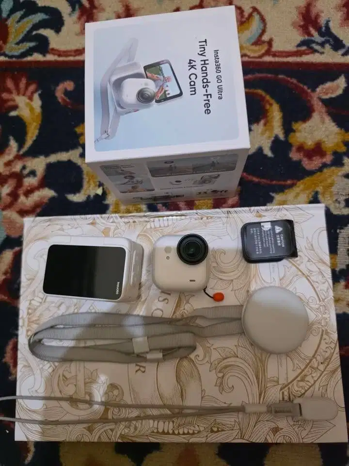Insta360 Go Ultra Standard Bundle Action Cam - White