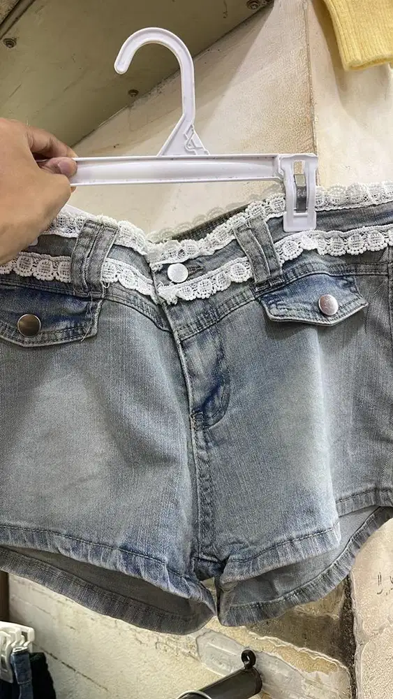 Celana jeans pendek