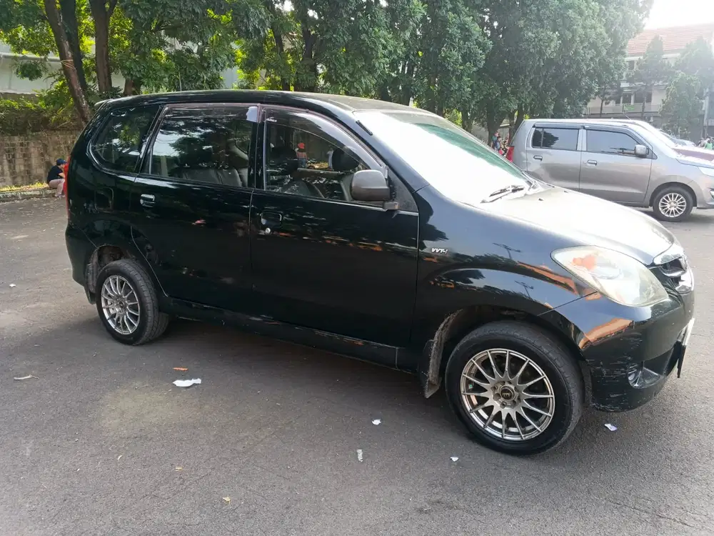 Toyota Avanza 2010 Bensin