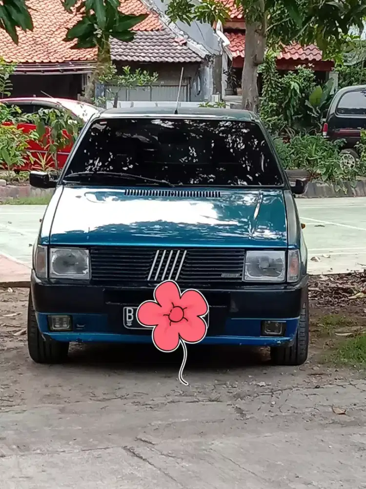 Fiat Uno 1 Manual,  milik atas nama sendiri,  stnk masih 5 tahun
