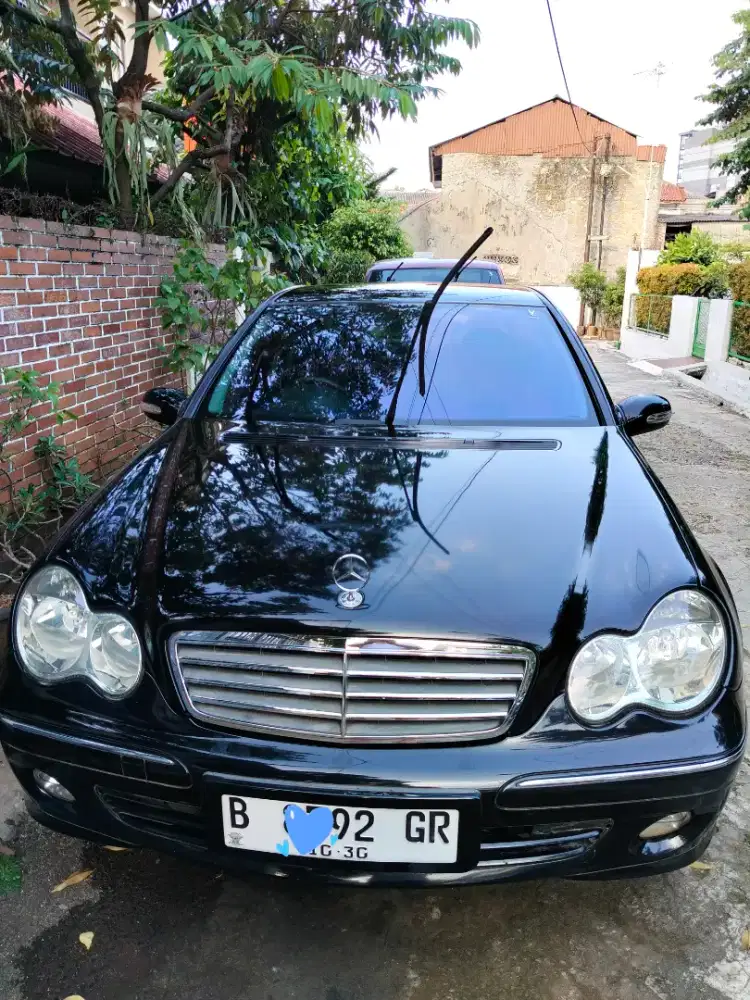 Jual Mercedes C240 elegance at 2005 hitam mulus bersih terawat apik