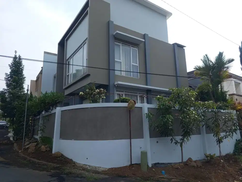 Rumah 2 Lantai Cantik di Pondok Hijau Bandung