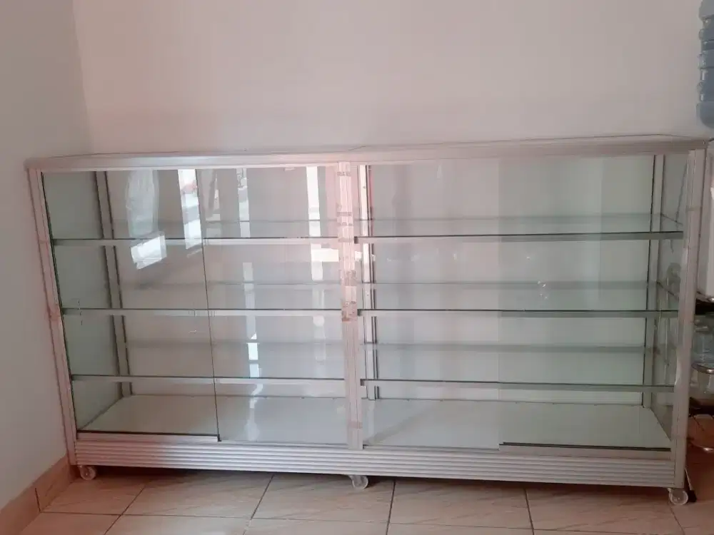 Jual Etalase Bekas,Pemakaian baru 2 bln