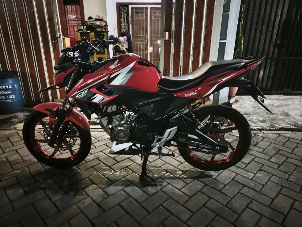 HONDA CB150R SE WARNA MERAH 2017