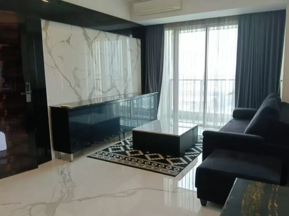 Disewakan apartemen The Kensington Royal Suites 3+1BR furnished terenovasi