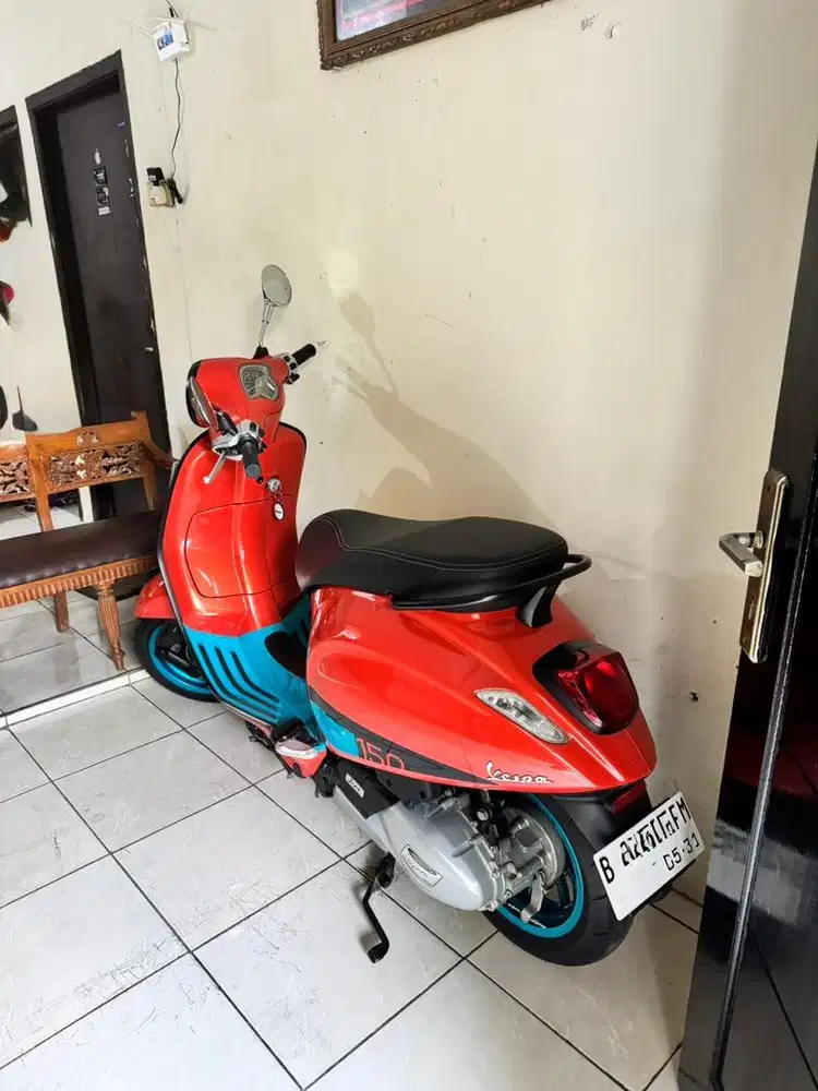 VESPA PRIMAVERA ABS IGET LIMITED EDITION COLOUR VIBE ORANGE