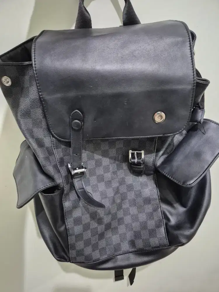 Tas Backpack Hitam