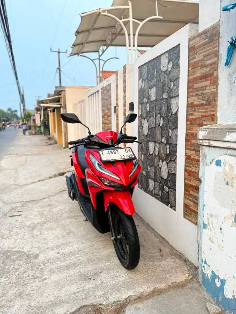 H. Vario 125 CBS