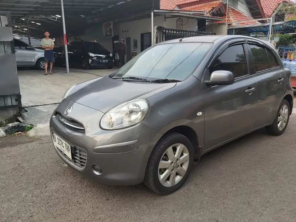 DP 5 juta. Nissan March L 1.2