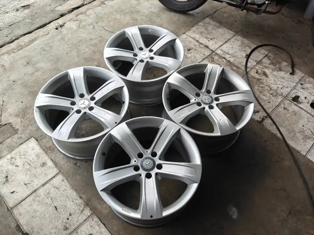 Jual vleg OEM Mercedes Benz CLS W219 R18 lbar 8.5  pcd 5x112 mulus