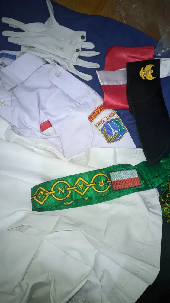 Baju PDU serta atribut paskibra
