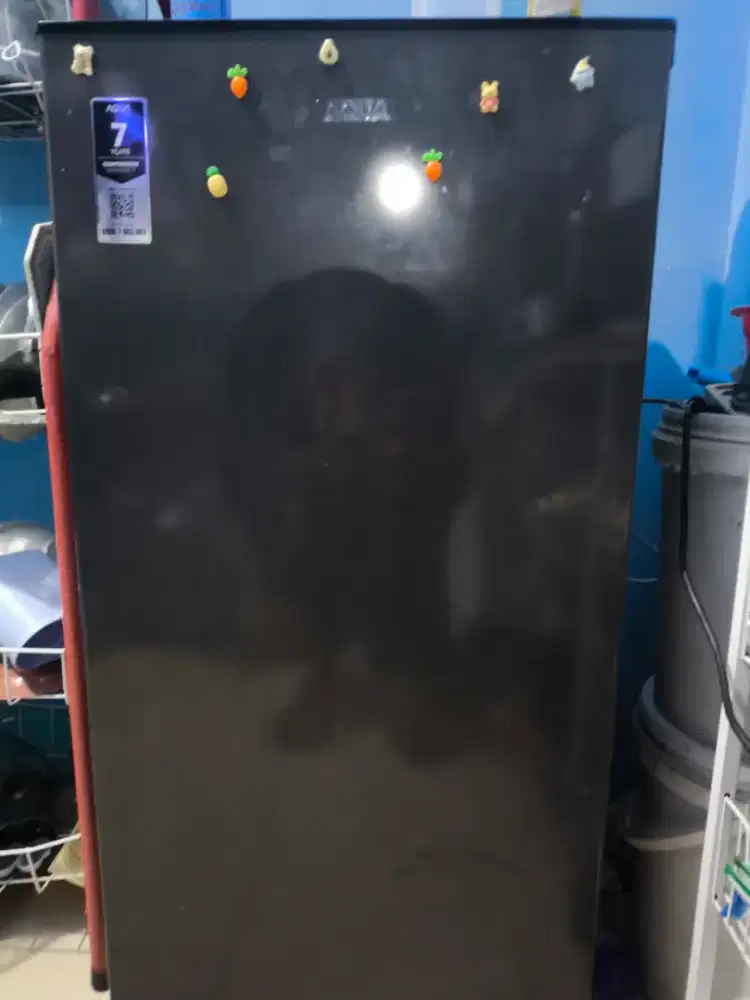 KULKAS 1 PINTU MERK AQUA AQR D181