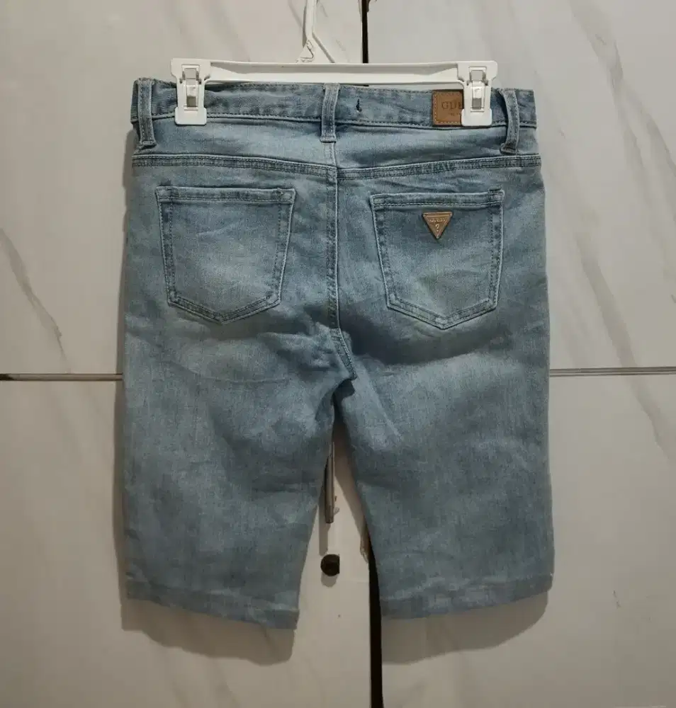 Short pants guess size 28