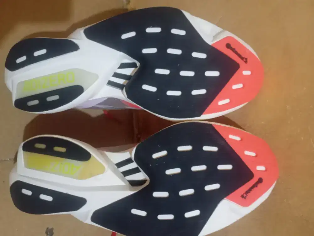 Sepatu adidas running Adi Zero