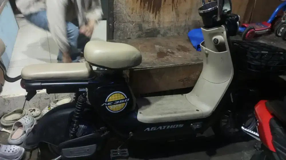 Agatos motor listrik