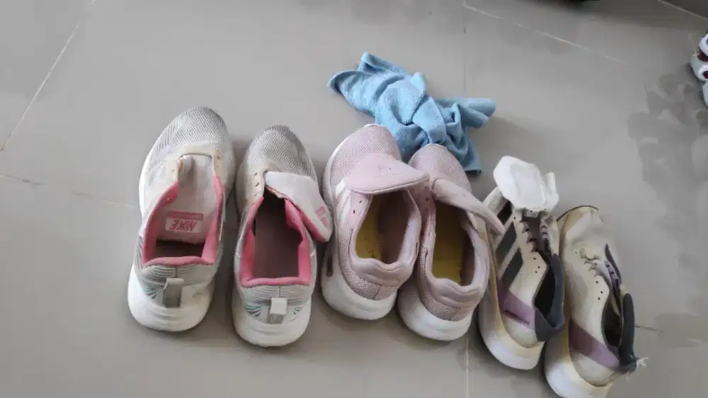 Cuci sepatu kesayangan